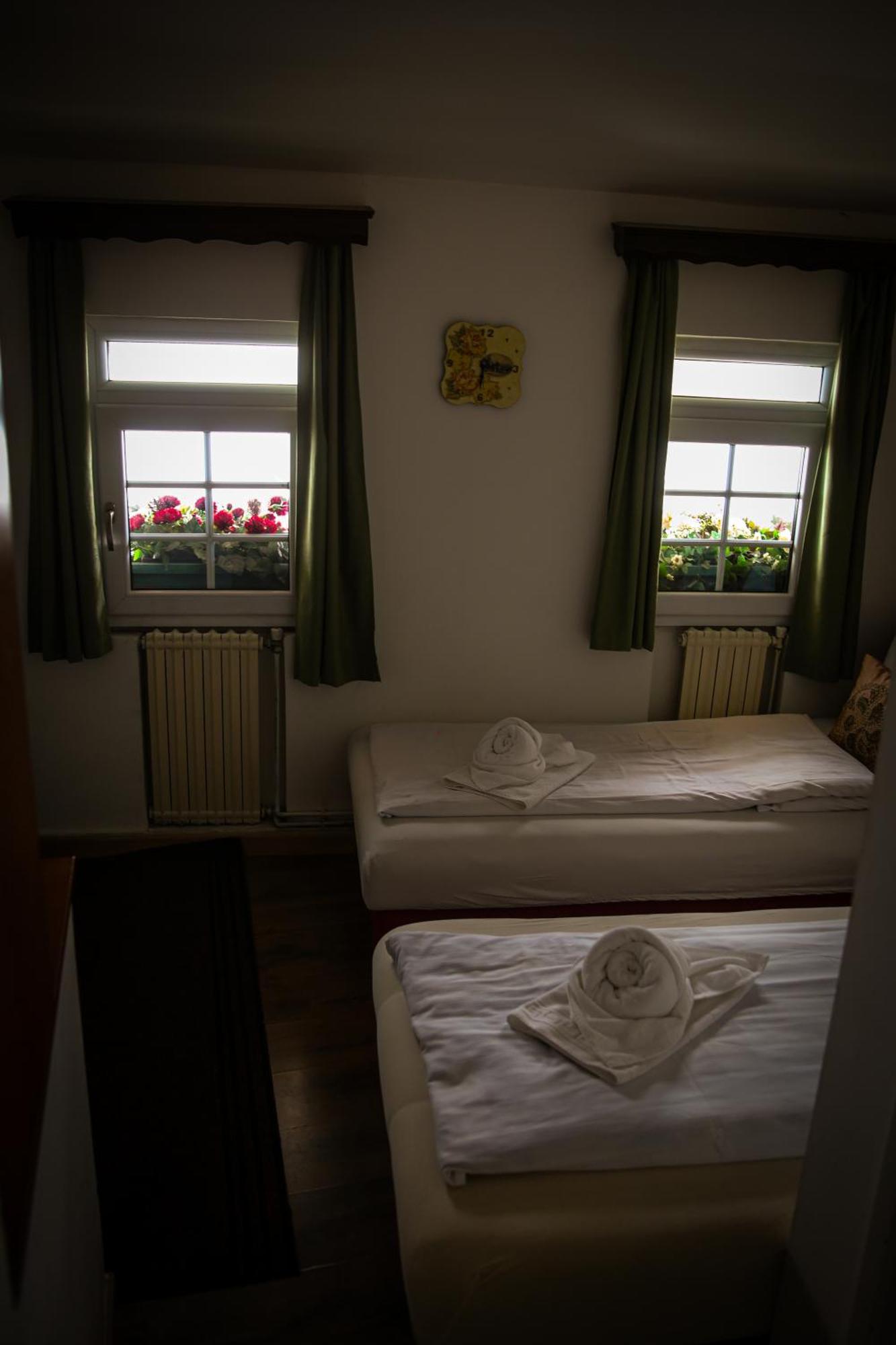Guesthouse Nia Deluxe Sarajevo Eksteriør billede