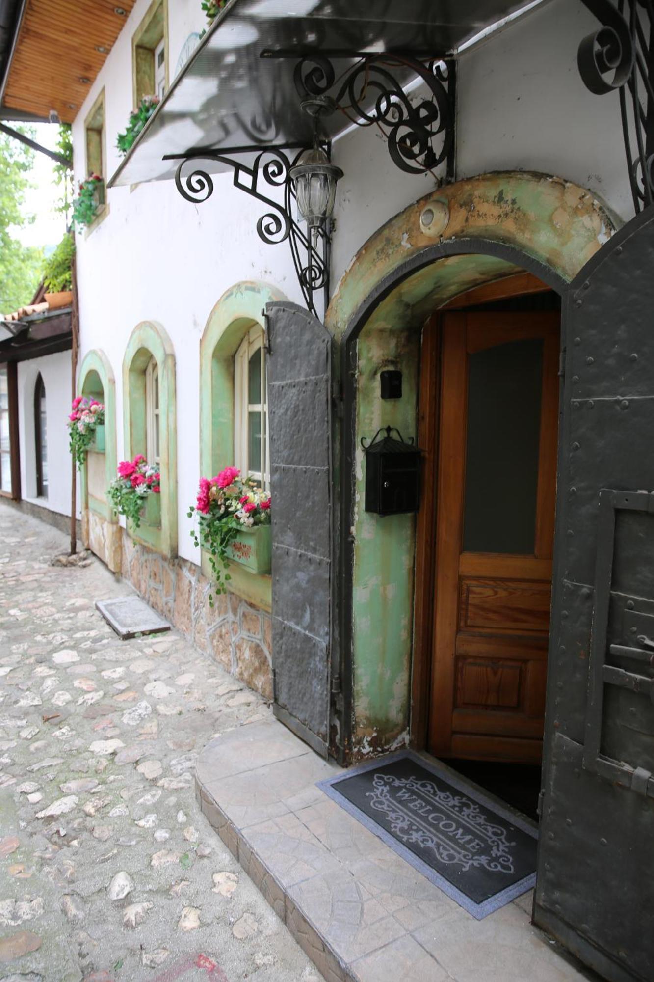 Guesthouse Nia Deluxe Sarajevo Eksteriør billede